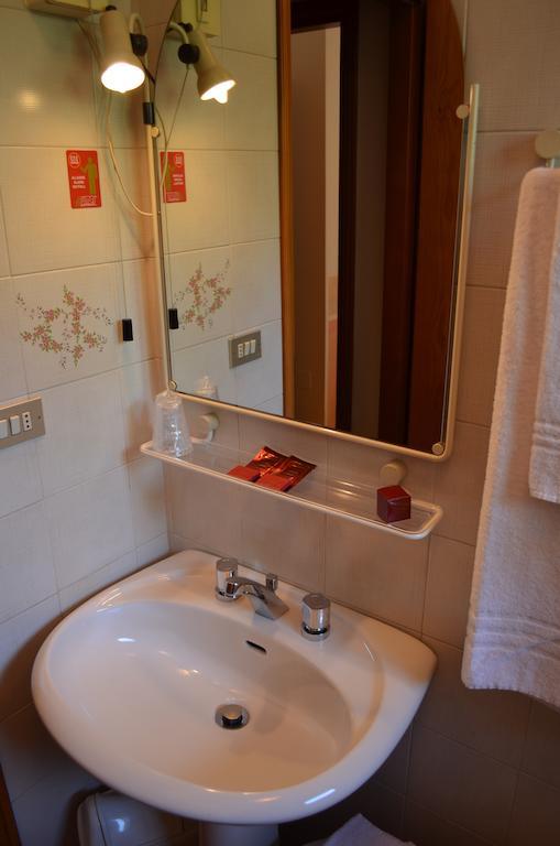 Hotel Pilotto Peschiera del Garda Ngoại thất bức ảnh