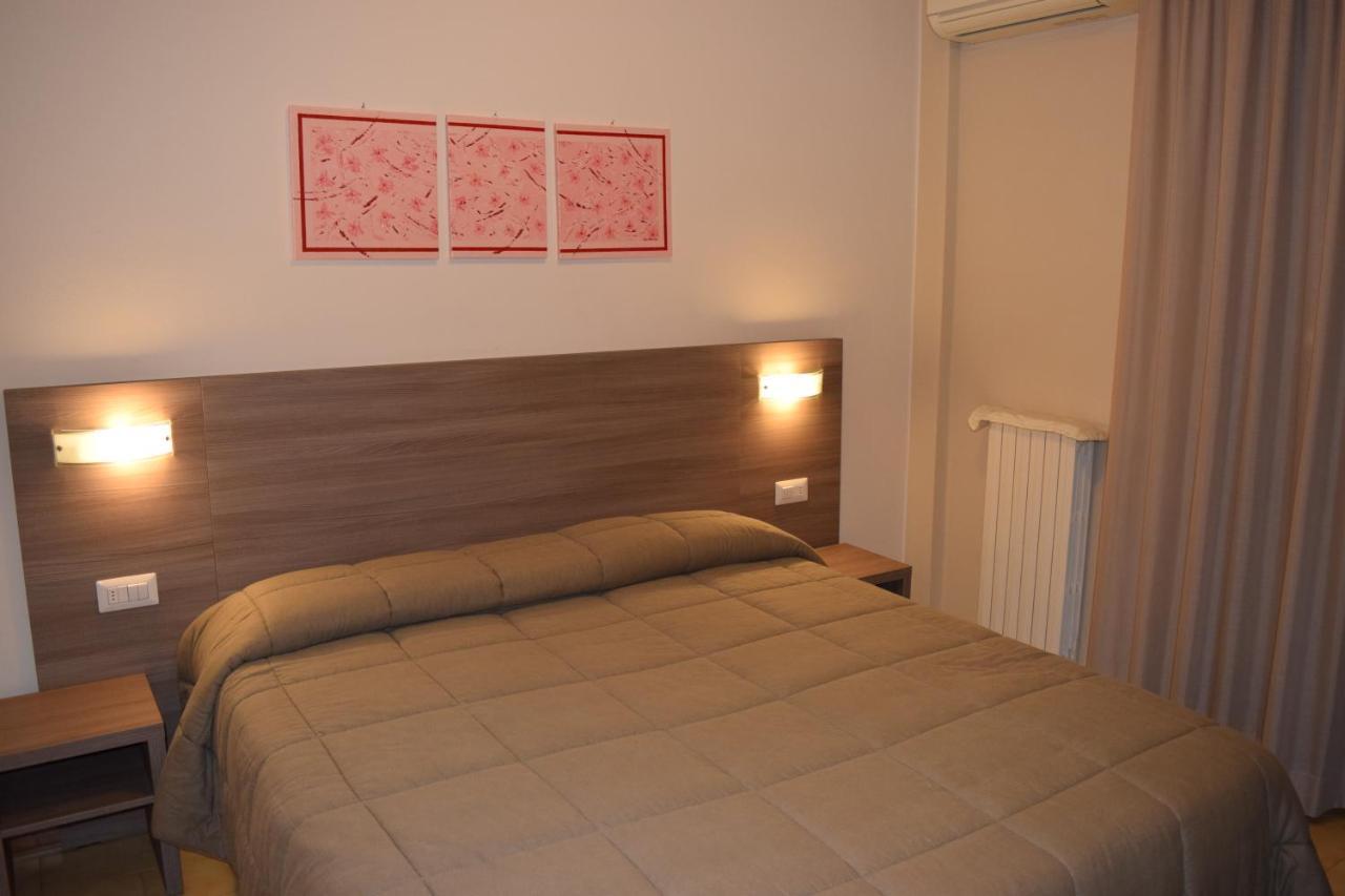 Hotel Pilotto Peschiera del Garda Ngoại thất bức ảnh