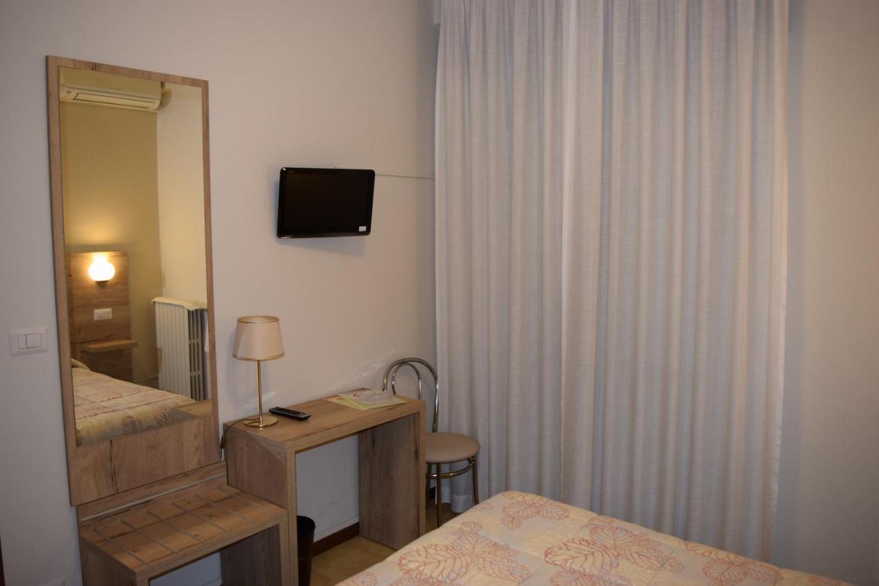 Hotel Pilotto Peschiera del Garda Ngoại thất bức ảnh